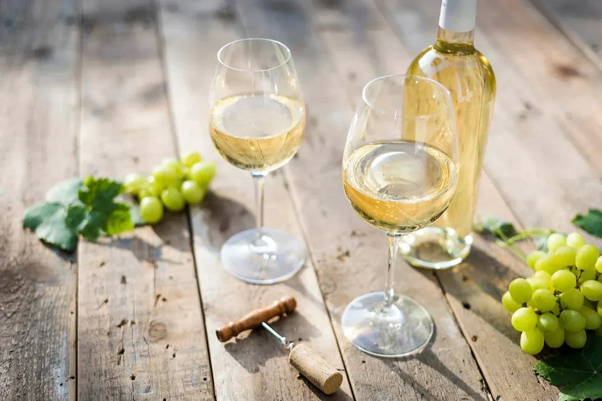 22 tipos esenciales de vino blanco que debes conocer